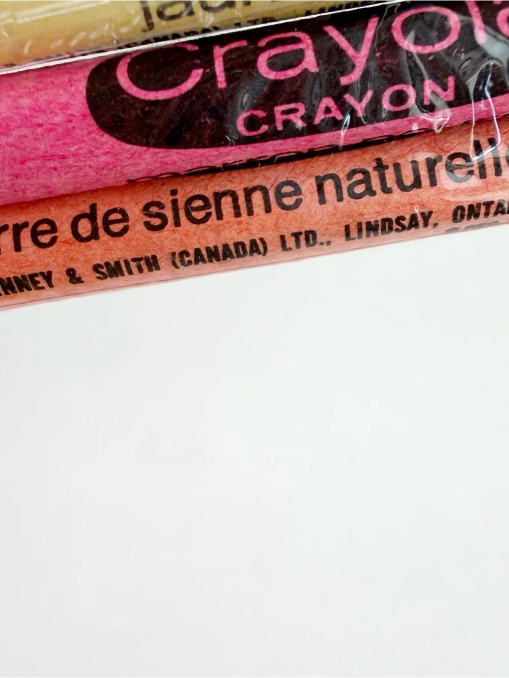 Vtg 90s Binney & Smith Crayola Crayon 3 Pack Raw Sienna Maroon Lemon Canada READ